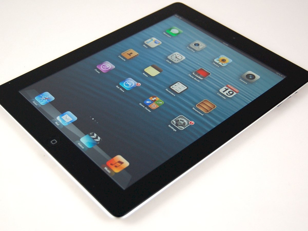 PC Galore | iPad 3rd Gen 16GB Silver Wi-Fi